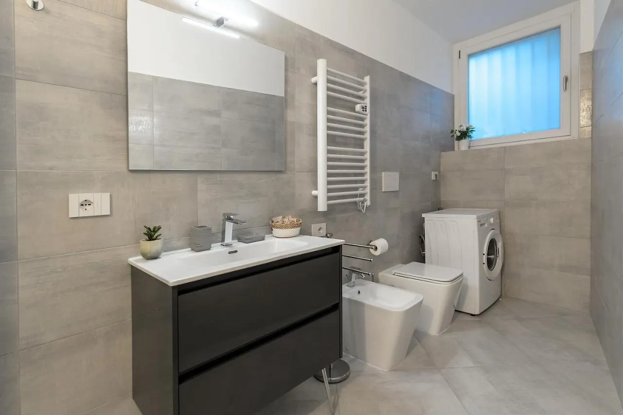 Sansiro-Duomo, Exclusive Apartment, Wifi & Netflix Milano 0*,